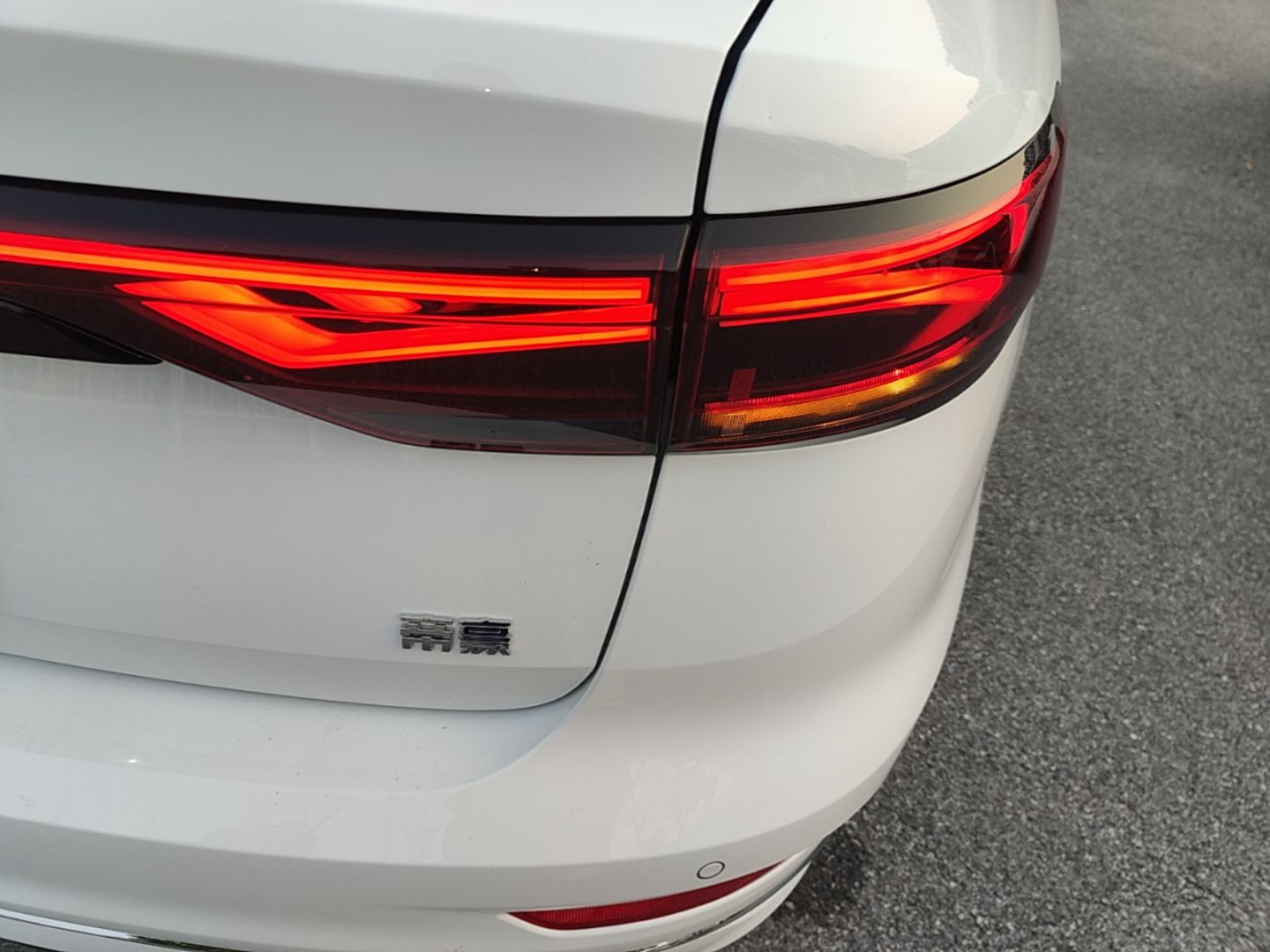 Geely Auto Emgrand 2026 Model 4th Generation 4 Millionth Anniversary Edition 1.5L CVT Overdrive Edition — снимка 9