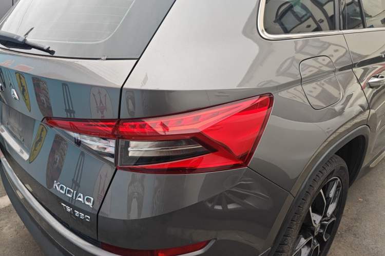 Used Skoda Kodiaq 2019 Facelifted TSI330 7-Seater Two-Wheel-Drive Luxury Enjoyment Edition China VI Standard
