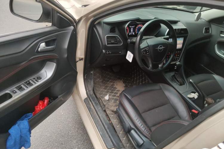 Used Haima Fumei 2017 1.6L Automatic Luxury Model Driver Seat