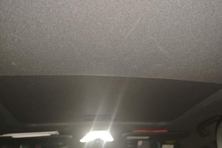 Used Toyota C-HR 2018 2.0L Leading with Sunroof China VI Standard Headliner