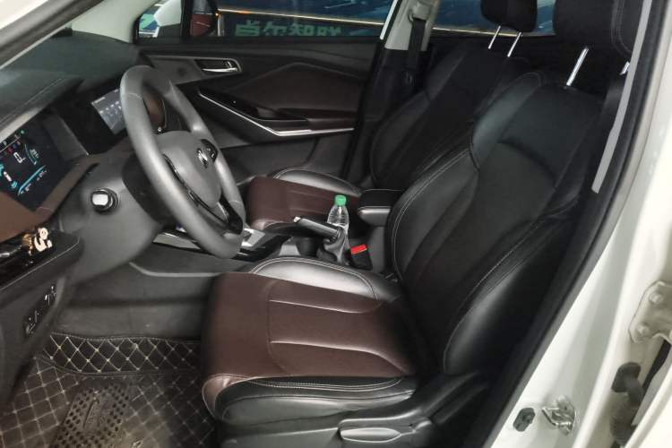 Used CHANGAN CS15 2019 1.5L Automatic Entry Model China VI Standard Left Front Seat