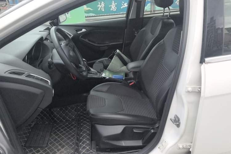 Used Ford Focus 2018 Sedan Classic 1.6L Automatic Trendy SmartDrive Edition