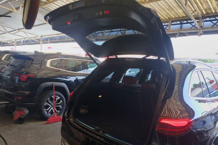 Used Mercedes-Benz GLC 2024 GLC 300 L 4MATIC Dynamic Edition 5-seater