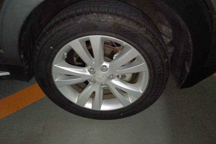 Used Chevrolet Captiva 2015 2.4L 4x4 Flagship Edition 7-Seater
