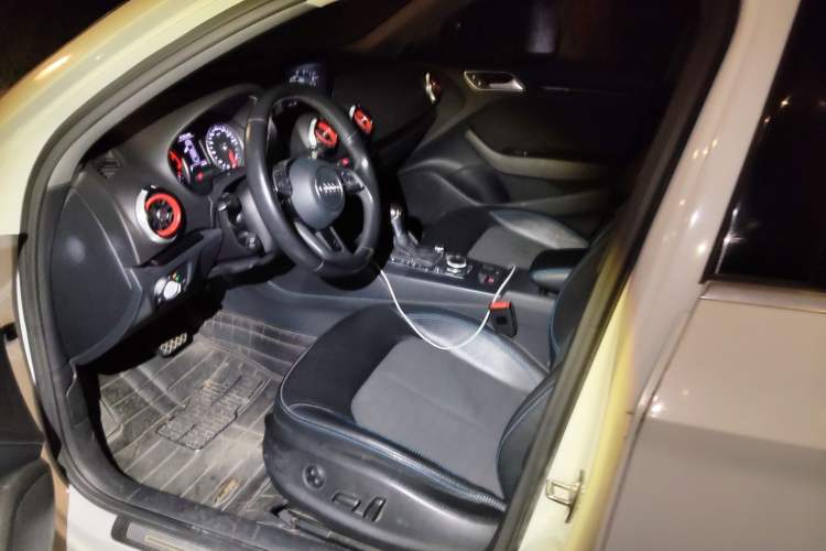 Used Audi A3 2017 Limousine 35 TFSI Fashion Model Left Front Seat