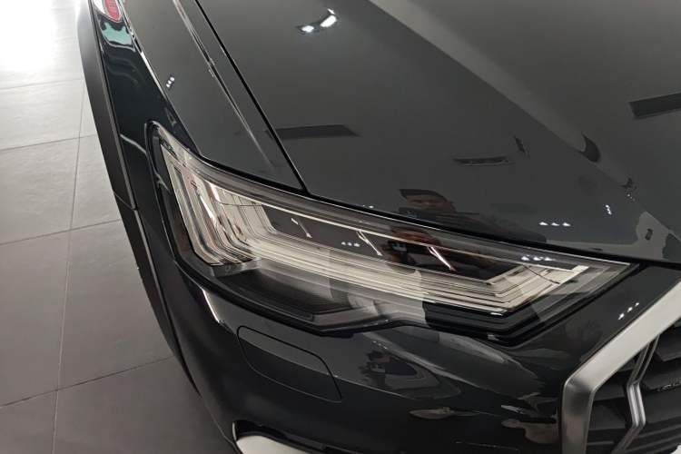 Used Audi A6 2023 allroad quattro 55 TFSI Prestige Off-Road Model Right Front Headlight