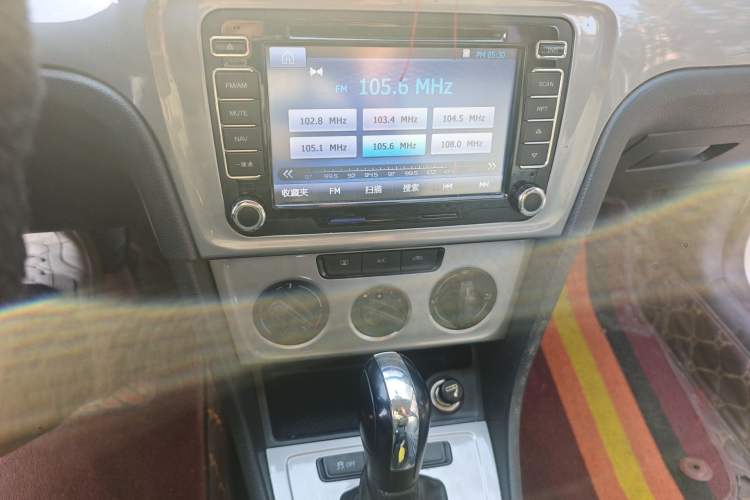 Used Volkswagen Lavida 2013 Revised Classic 1.6L Automatic Fashion Edition
