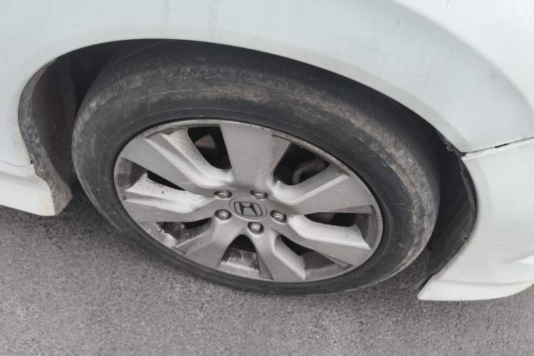 Used Honda Jade 2014 1.8L Automatic Comfort Elite Version 5 Seats Right Front Wheel Hub