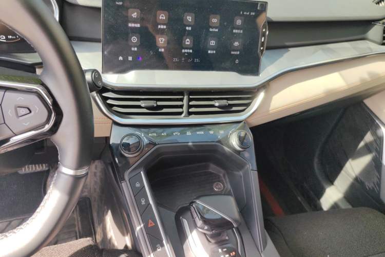 Used Lynk & Co 06 EM-P 2022 PHEV 84 km Range Pro Version
