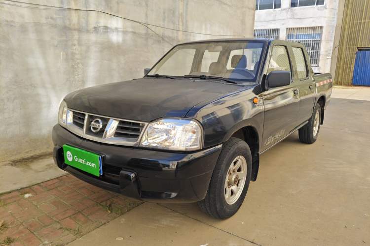 Used Nissan D22 2013 2.4L Gasoline Two-Wheel-Drive Premium Model