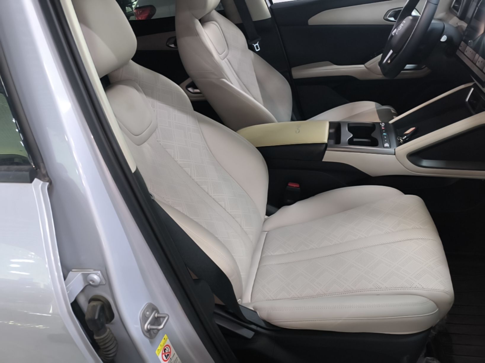 BYD Yuan UP 2025 Intelligent Driving Version 401 KM Dynamic Edition — снимка 19