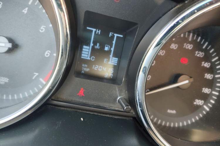 Used HYOSOW S2 2015 1.5L Manual Luxury Edition China IV Odometer Close Up