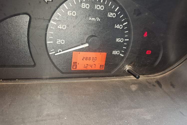 Used Wuling Rongguang 2017 1.5L Extended Basic Version Odometer Close Up