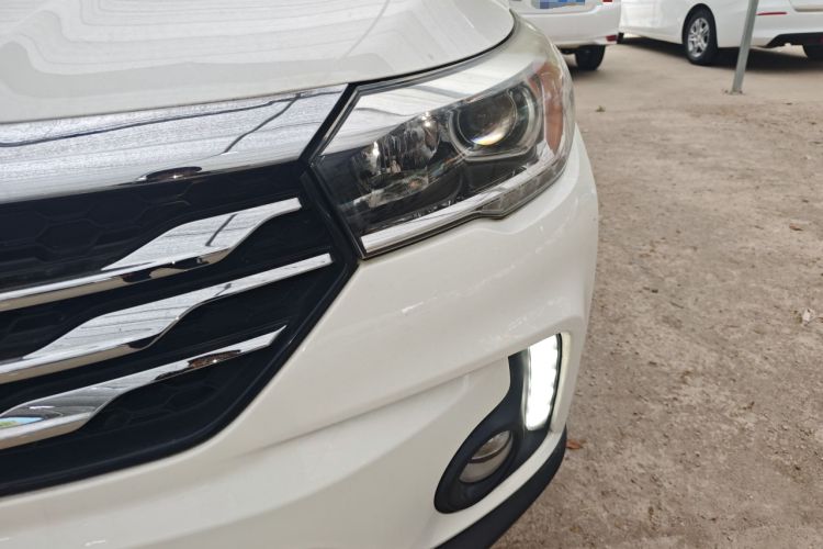 Used GAC Trumpchi GS4 2017 235T Automatic Two-Wheel Drive Elite Edition Left Front Headlight