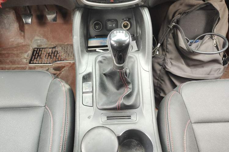 Used CHANGAN CS75 2014 2.0L Manual Luxury Version China IV Standard
