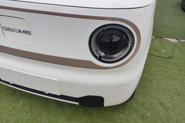 Used Geely Galaxy Panda 2023 Panda Mini 200km Endurance Bear Left Front Headlight