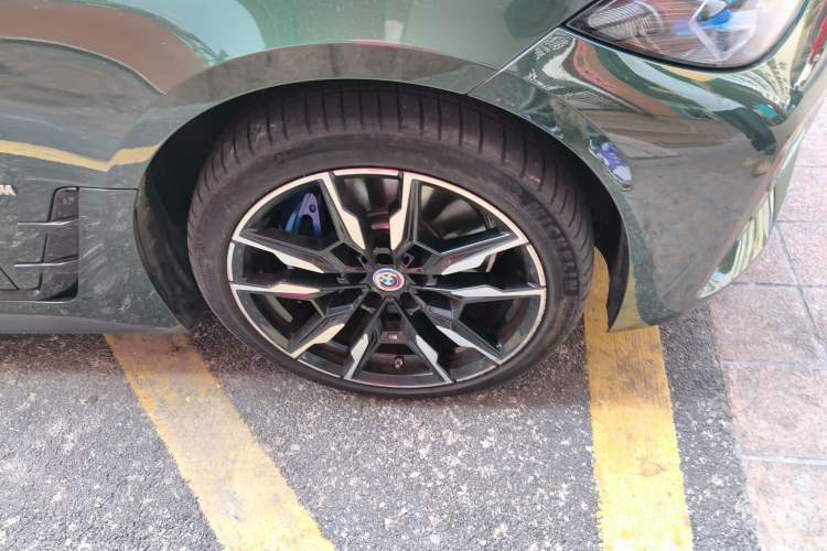 Used BMW i4 2022 M50 Right Front Wheel Hub