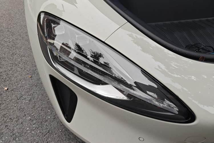 Used Xiaomi Auto SU7 2024 Rear-Drive Long-Range Intelligent Driving Version Right Front Headlight