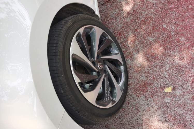 Used CHANGAN Ruicheng PLUS 2023 1.5T DCT Navigation Edition Left Front Wheel Hub