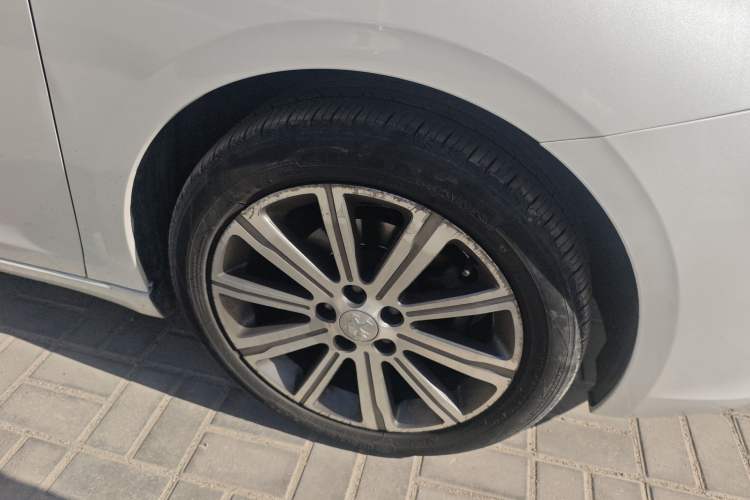 Used Peugeot 408 2015 1.2T Automatic Luxury Edition Right Front Wheel Hub