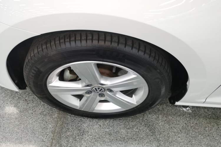 Used Volkswagen Golf 2017 1.6L Automatic Comfort Million-Vehicle Anniversary Edition