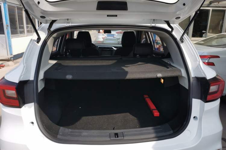 Used MG ZS 2020 Global Bestseller with 1.5L Engine Manual Transmission and a Massive 65-Inch Panoramic Sunroof Version Trunk