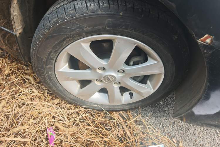 Used Nissan Sylphy 2009 1.6XE Manual Comfort Edition Right Front Wheel Hub