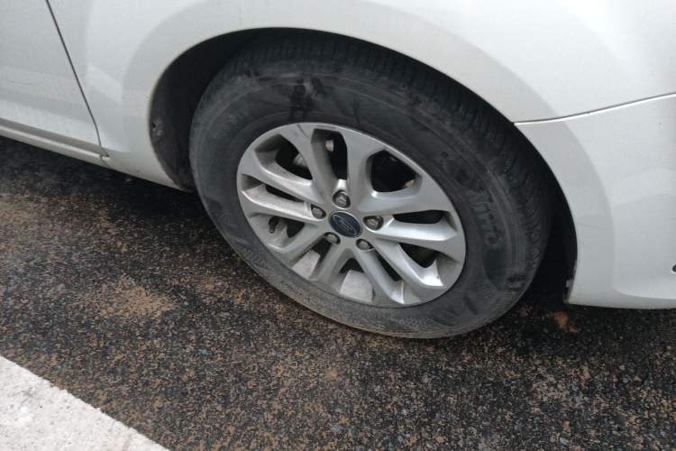 Used Ford Focus 2013 Hatchback Classic 1.8L Manual Base Model