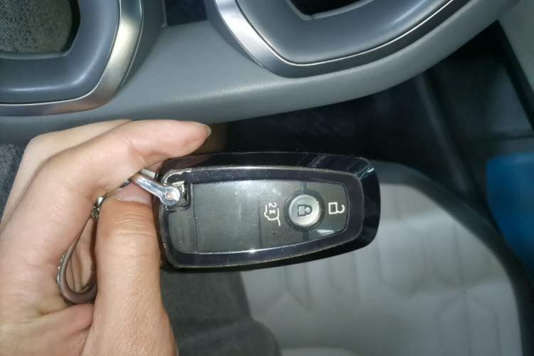 Used Ford Edge 2023 Ford Explorer L 2.0T EcoBoost Two-Wheel Drive 7-Seater Luxury Model