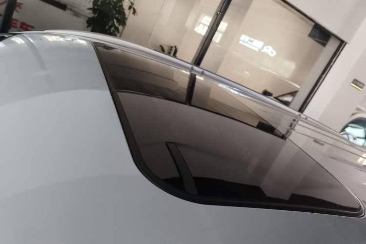 Used Mitsubishi Outlander 2017 2.0L Two-Wheel Drive Glory Edition 5 Seats