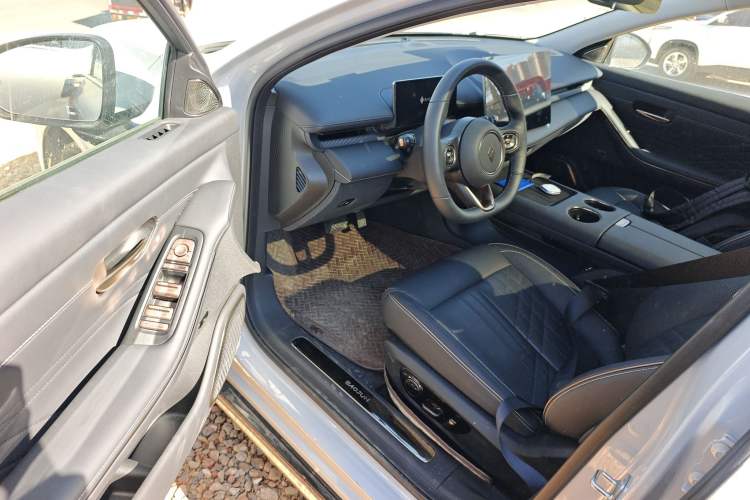 Used Baojun Enjoy 2025 Plug-in Hybrid 140km Luxury Edition
