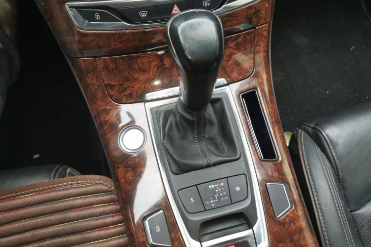 Used Dongfeng Aeolus A9 2016 1.8T Luxury Model