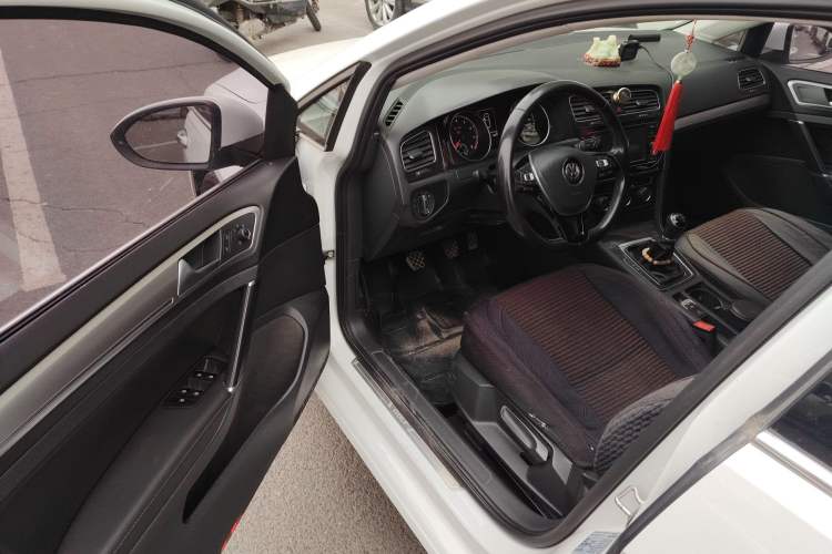 Used Volkswagen Golf 2018 230TSI Manual Comfort Version