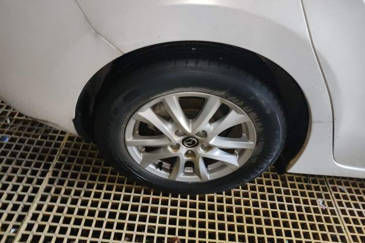 Used Mazda 3 Axela 2016 Sedan 1.5L Automatic Comfort Model