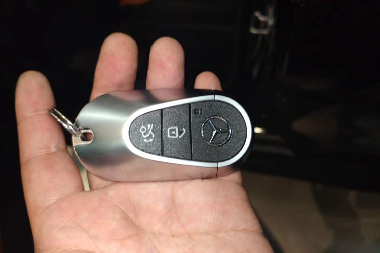 Used Mercedes-Benz GLC Coupe 2025 GLC 260 4MATIC Coupe SUV Vehicle Key