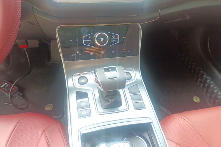 Used Hongqi H5 2022 Classic Model Facelift 1.5T DCT Qiyun Edition Gear Lever