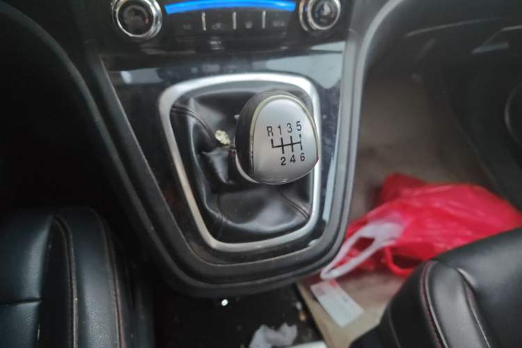 Used Haval H6 2013 Upgraded Model 1.5T Manual Two-Wheel Drive Elite Version