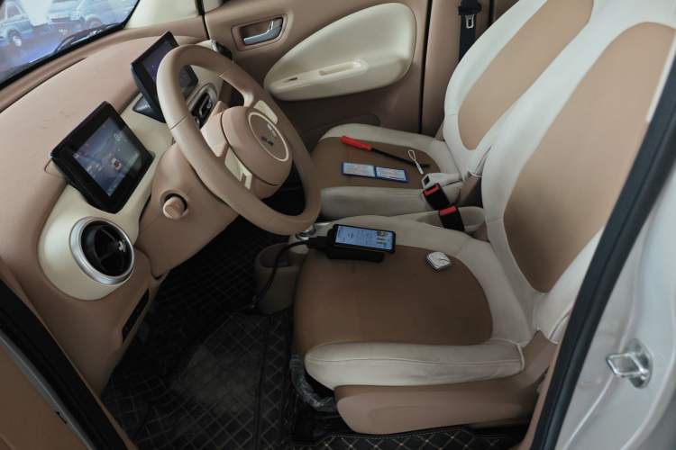 Used Wuling Hongguang MINIEV 2025 Four-Door Version Zhenxiang+ Edition Left Front Seat