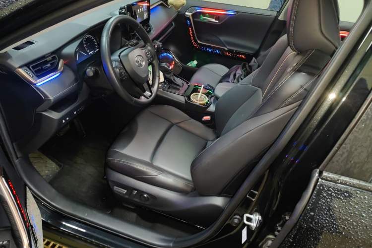 Used Toyota Wildlander 2024 2.0L CVT Two-Wheel Drive Urban Edition Left Front Seat