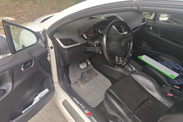 Used Peugeot 207 2013 1.6L CC Automatic Fashion Edition
