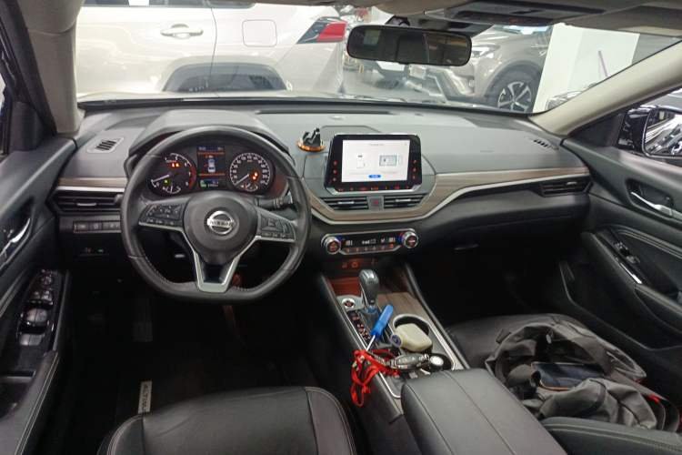 Used Nissan Teana 2021 2.0L XL Comfort Edition Center Console