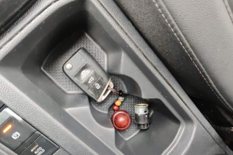 Used Volkswagen T-ROC 2020 280TSI DSG Two-Wheel Drive Comfort Version Vehicle Key