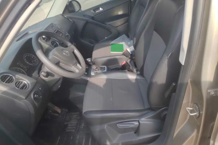 Used Volkswagen Tiguan 2013 1.8TSI Automatic Two-Wheel Drive Trend Edition Left Front Seat