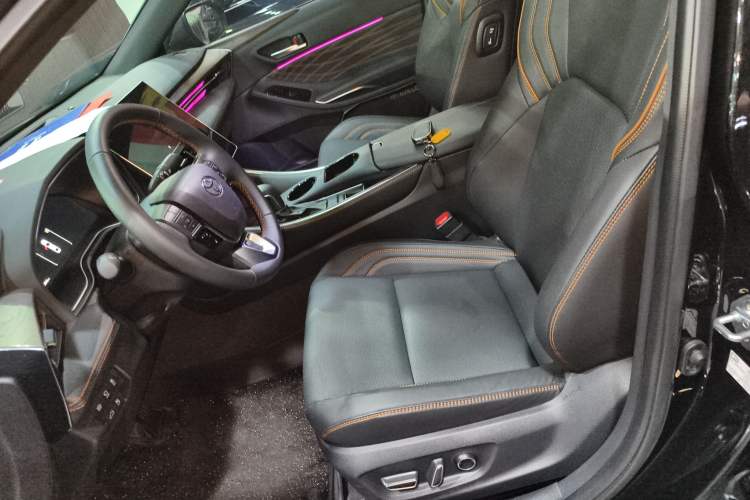 Used Toyota Avalon 2024 Dual-Motor 2.0L Premium Edition