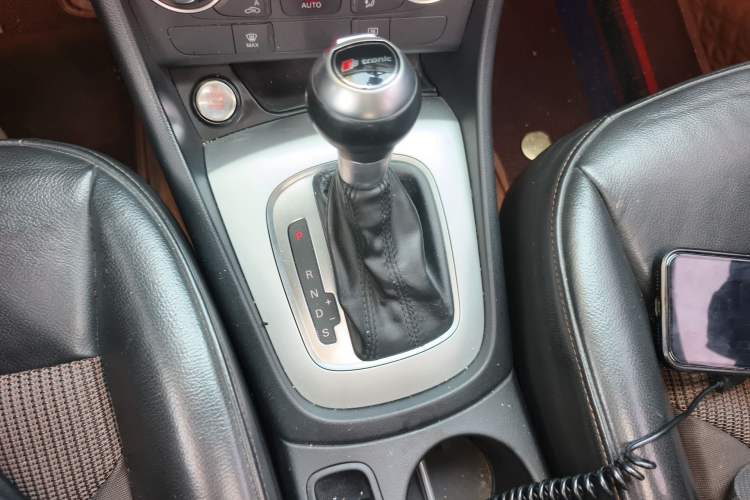 Used Audi Q3 2017 35 TFSI Fashion Model Gear Lever
