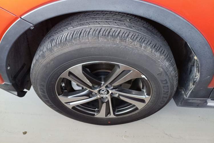 Used Toyota RAV4 2015 2.0L CVT Two-Wheel Drive Fashion Edition