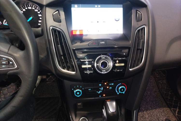 Used Ford Focus 2018 Sedan Classic 1.6L Automatic Trendy SmartDrive Edition