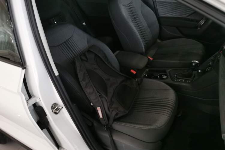 Used Volkswagen Tharu 2021 280TSI Two-Wheel Drive Trend Edition Right Front Seat