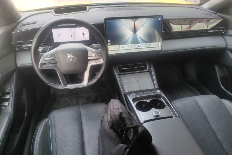 Used BYD Qin L 2025 EV 545KM Excellence Edition Center Console