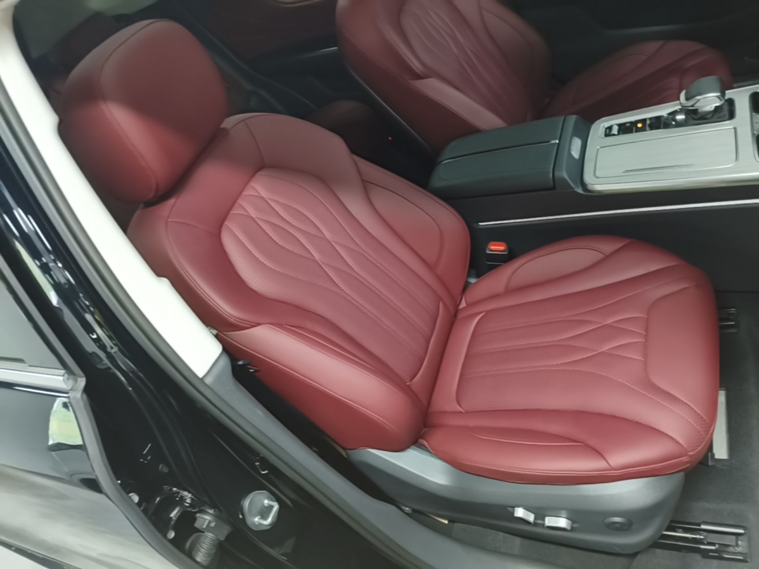 Hongqi HS5 2025 2.0T Two-Wheel Drive Flagship Pro Edition - Chinese Trim Xiang — снимка 19